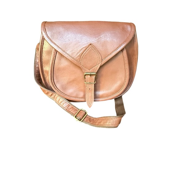 Elegant Brown Leather Shoulder Bag - Picture 2 of 12